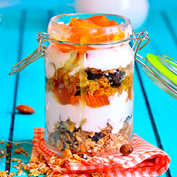 Tornado de Frutas con Granola
