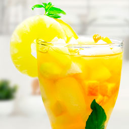 Sangría Blanca con Frutas
