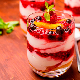 Copa de Melocotones con Frutos Rojos